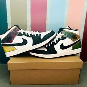 🔥Jordan 1 Mid Heat Reactive🔥